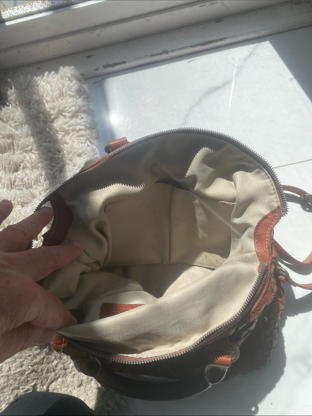 Woven Leather Satchel Handbag in Chestnut Brown - Picture 4 of 5